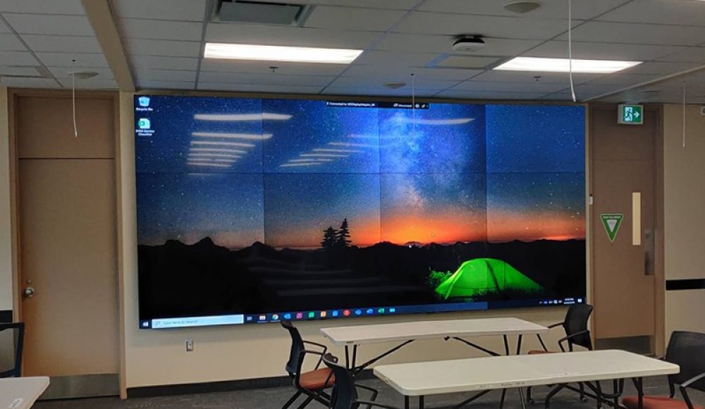 Malaysia Project Case: 55-inch LG Video Wall with 1.8mm Bezel for a 3×4 School Meeting Room Upgrade