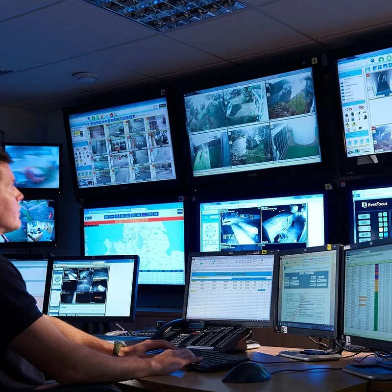 Reliable LCD Video Wall Panels for Monitoring Rooms