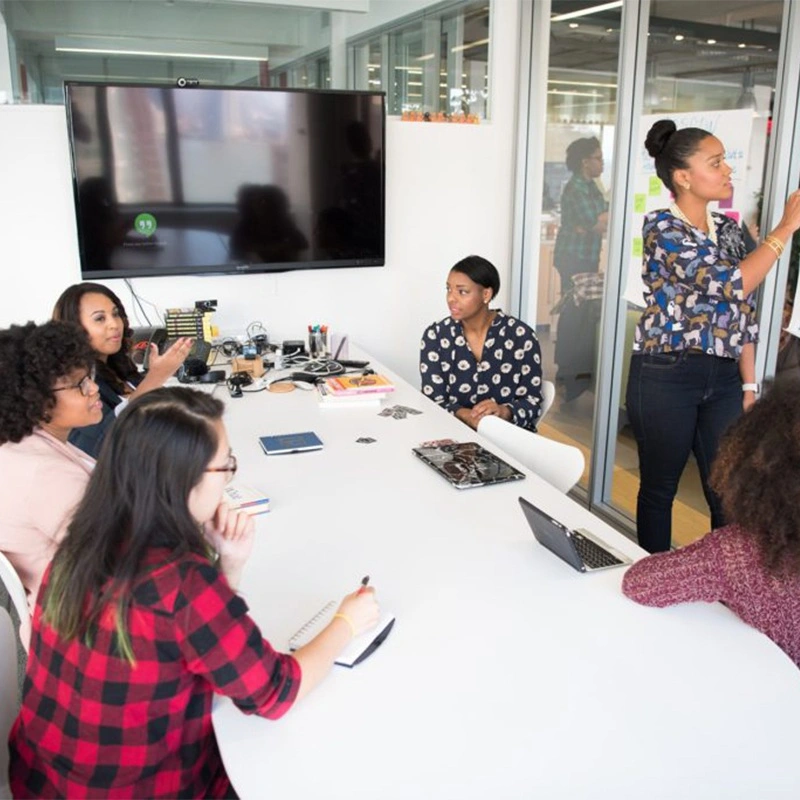 A Complete Guide to Interactive Whiteboards for Classrooms and Offices