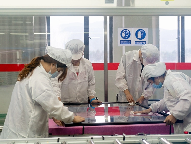 Qtenboard LCD video wall production process step 3 - LCD installation and inspection